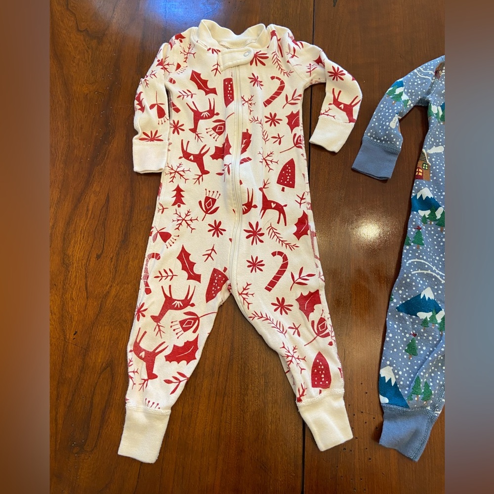 Hanna Andersson Christmas Zip Sleeper Pajama size 6-12 months red